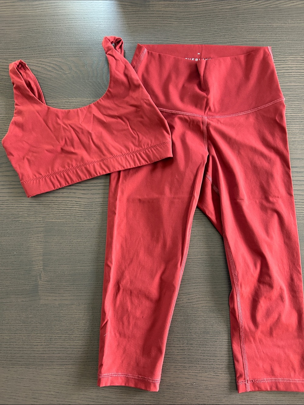 XS Everlane Sports Bra and High-Waist Capri Leggings Set
